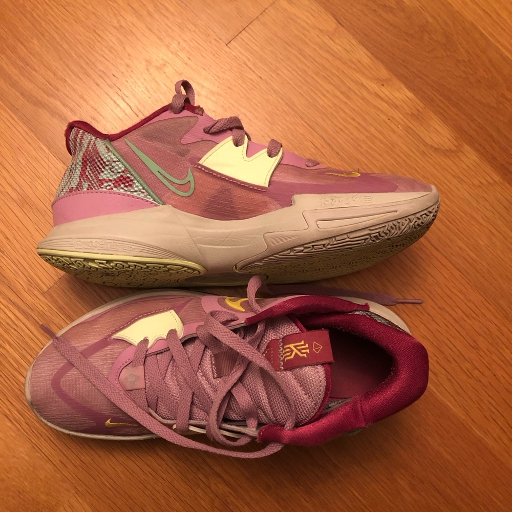Nike Kyrie Low 5  DJ6012 500 Orchid/Yellow Strike Men's 7.5/women’s 9